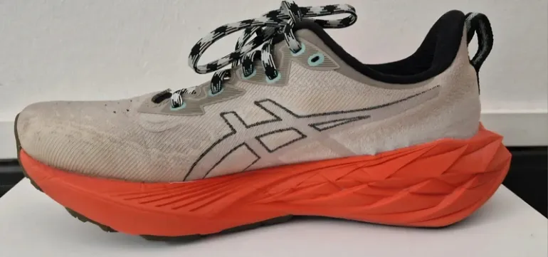 Gebrauchtes Asics Novablast 4 TR bike — Bild 4 von 12