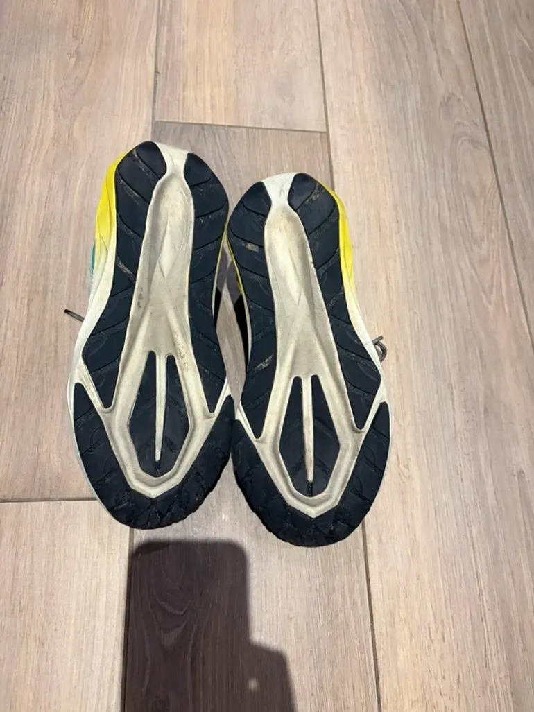 Used Asics Novablast 5 bike — image 5 of 5