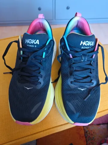 Used Ideal Bondi 8 Running Shoes