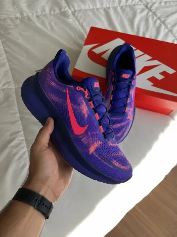 Used Nike Vomero 18 Running Shoes
