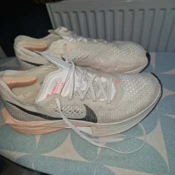 Used Nike Vaporfly bike — image 4 of 8