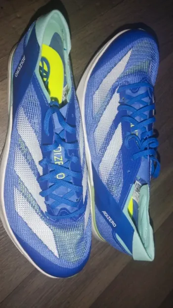 Avanti adizero Running Shoes usato