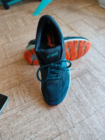 Used Asics Running Shoes bike — image 5 of 8