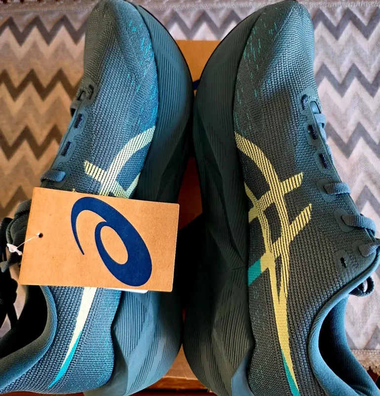 Used Asics Novablast 6 bike — image 2 of 9