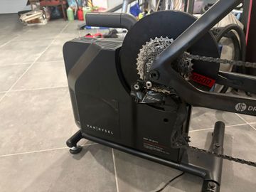 Brugt Van Rysel D500 Smart Trainer 2025 bike — billede 2 af 4