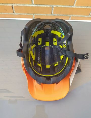 Tweedehands MET Roam Mips Helmet bike — afbeelding 17 van 20