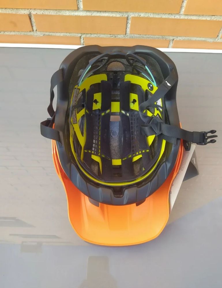 Tweedehands MET Roam Mips Helmet bike — afbeelding 17 van 20