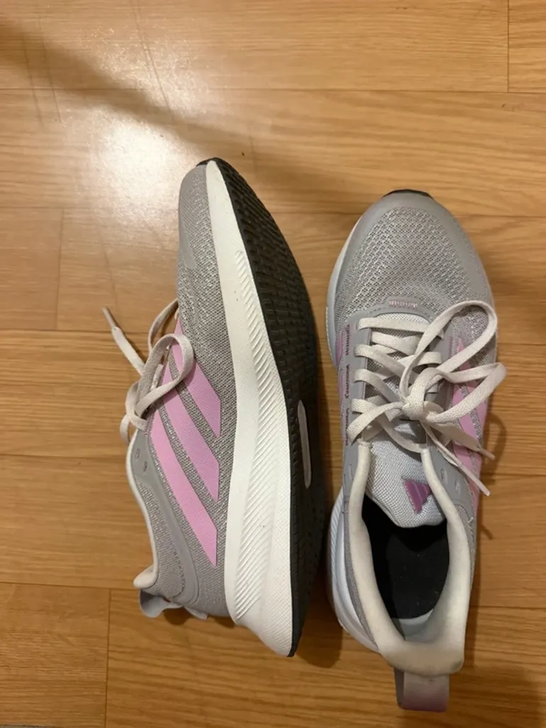 Adidas running shoes bike d'occasion — image 2 sur 4