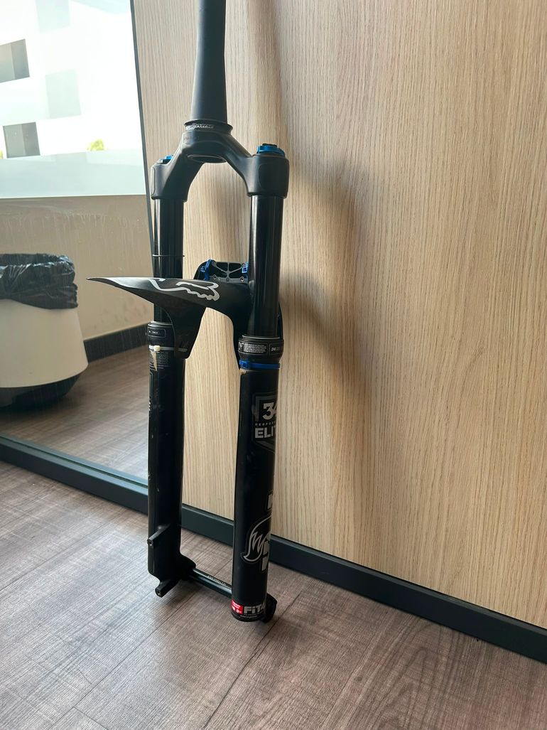 Used Fox 34 Performance Fork 2021 bike — image 3 of 6