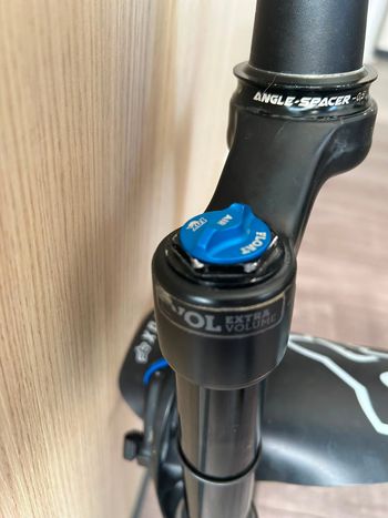 Used Fox 34 Performance Fork 2021 bike — image 6 of 6
