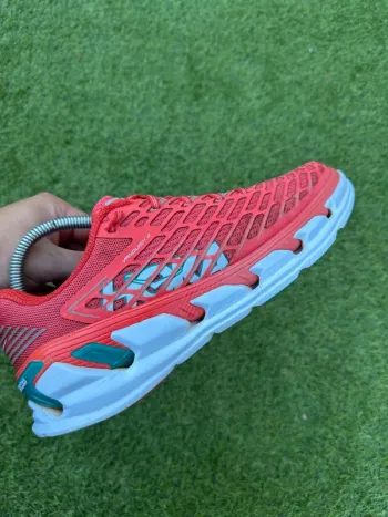 Hoka Vanquish 3 bike d'occasion — image 4 sur 11