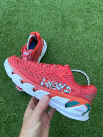 Hoka Vanquish 3 bike d'occasion — image 2 sur 11