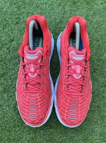 Hoka Vanquish 3 bike d'occasion — image 3 sur 11
