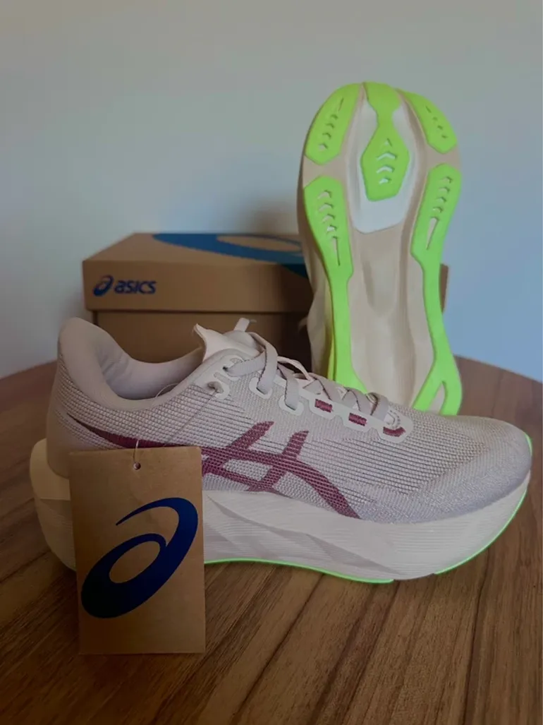 Used Asics Novablast 6 bike — image 2 of 5