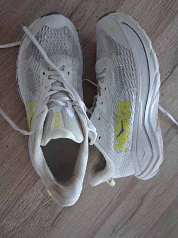 Used Hoka Running Shoes bike — image 5 of 5