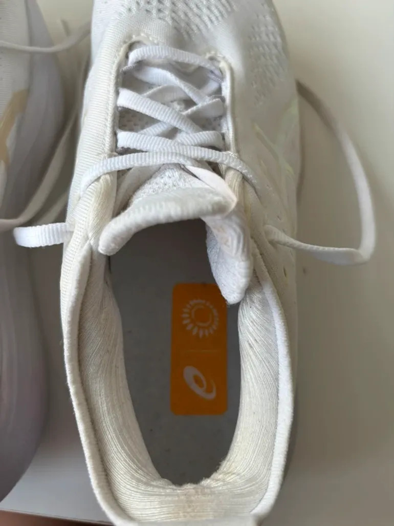 Used Asics Gel Nimbus 25 bike — image 8 of 15