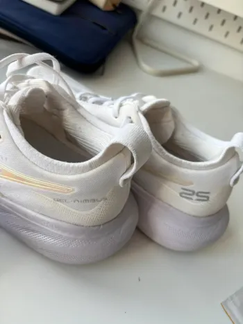 Used Asics Gel Nimbus 25 bike — image 13 of 15
