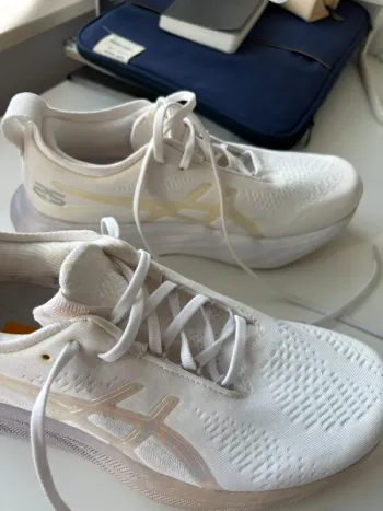 Used Asics Gel Nimbus 25 bike — image 11 of 15