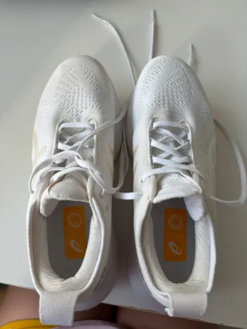 Used Asics Gel Nimbus 25 bike — image 9 of 15