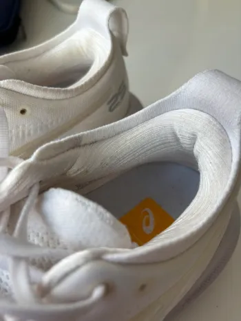 Used Asics Gel Nimbus 25 bike — image 2 of 15