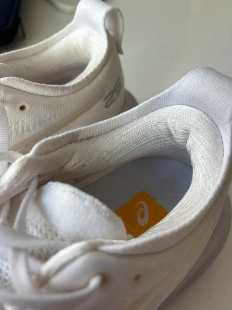 Used Asics Gel Nimbus 25 bike — image 2 of 15