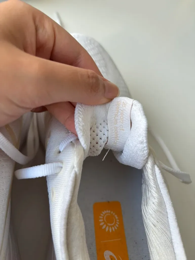 Used Asics Gel Nimbus 25 bike — image 5 of 15