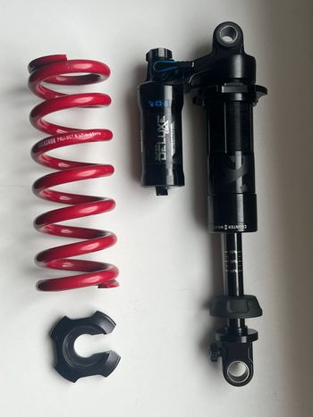 Używany RockShox Super Deluxe Coil Ultimate 2021 Rear Suspension