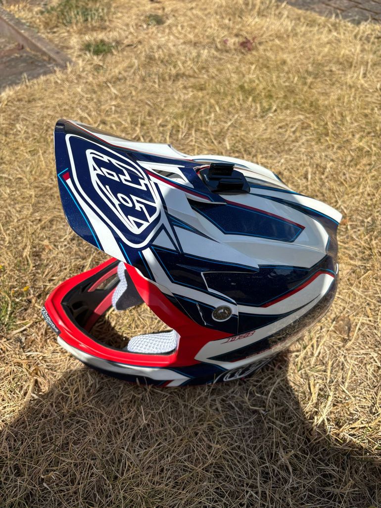 Troy Lee Designs D3 Helmet bike usato — immagine 5 di 6