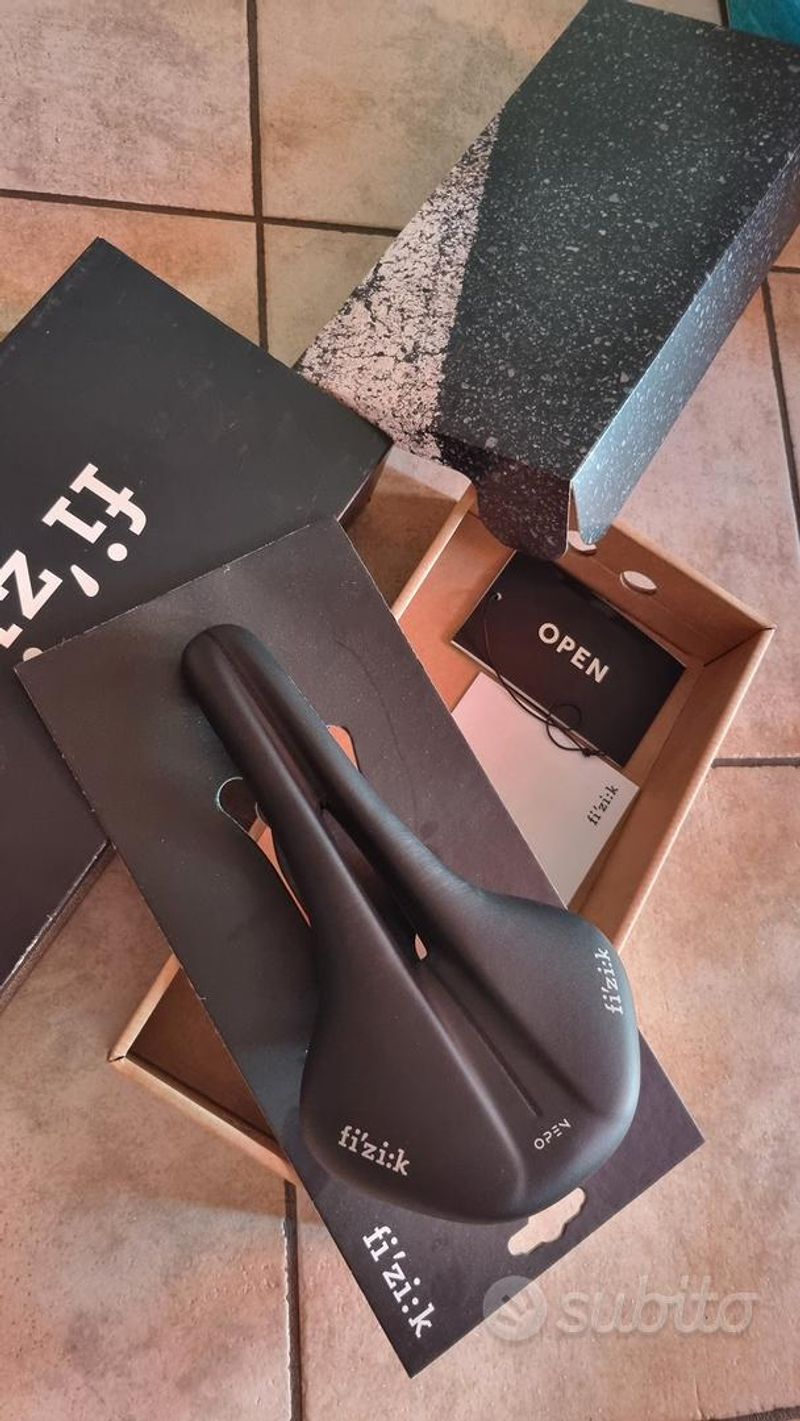Used Fizik Antares R5 Open Saddles & Seatposts