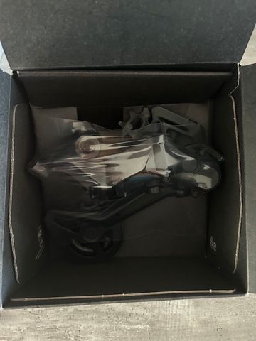 Używany Shimano Deore XT RD-M8130-SGS 2026 Drivetrain & Pedals