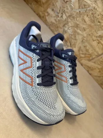 Używany New Balance 860 Running Shoes