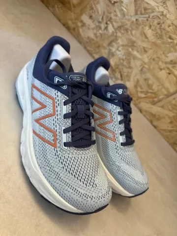 New Balance 860 Running Shoes usato