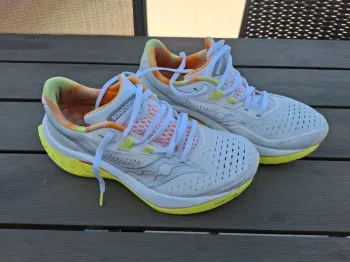 Used Saucony Endorphine Speed 4 Running Shoes