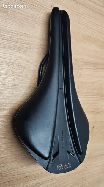 Brugt Fizik Versus Evo Antares R5 2026 Saddles & Seatposts
