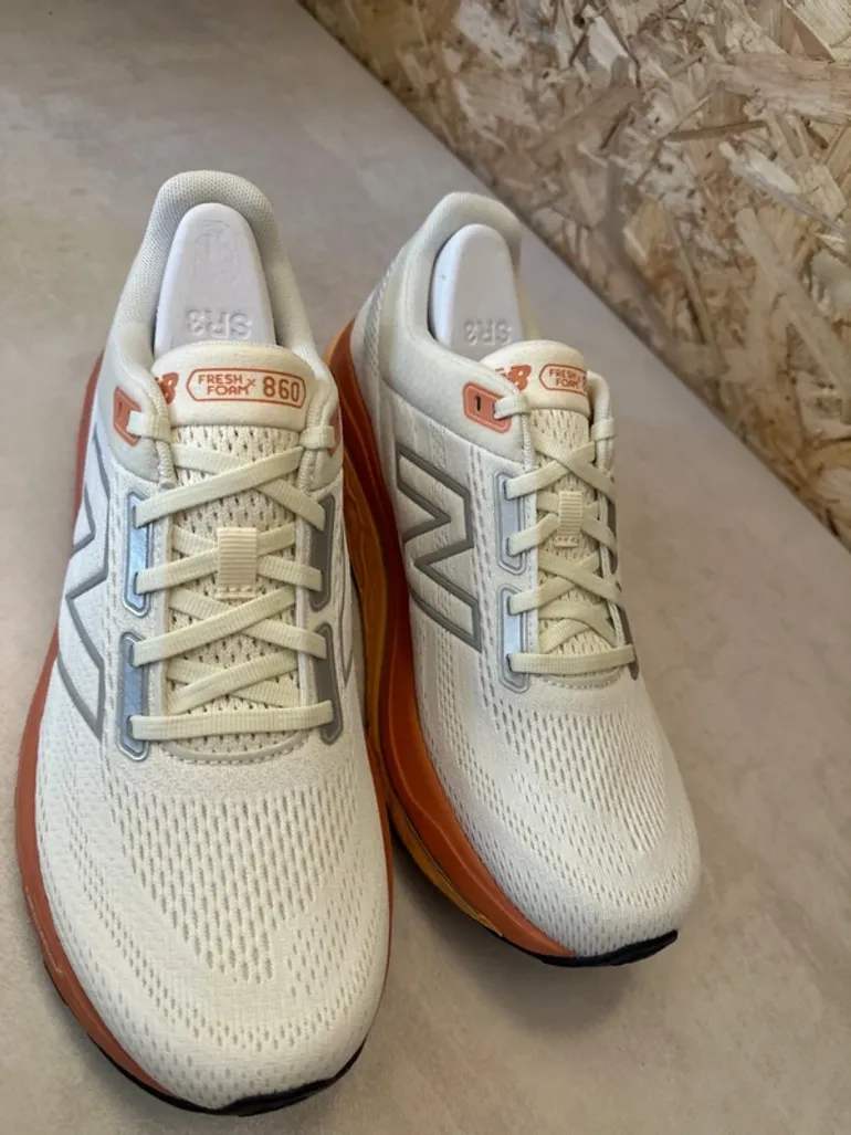 Used New Balance 860 bike — image 2 of 7