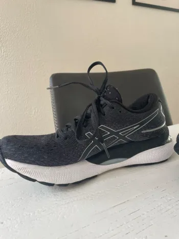 Używany Asics Gel Nimbus 24 bike — zdjęcie 4 z 6