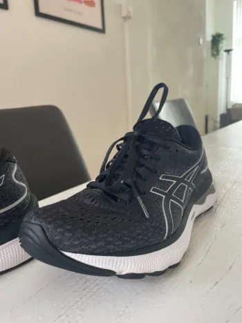 Używany Asics Gel Nimbus 24 bike — zdjęcie 5 z 6