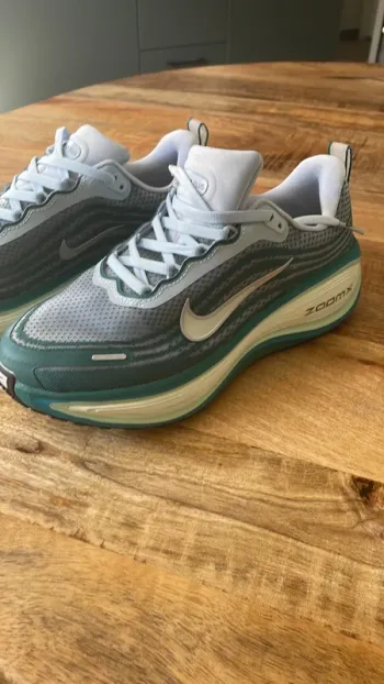 Used Nike Vomero plus Running Shoes