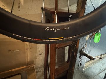 Brugt Hunt Wheels 52 Aerodynamicist Wheelset 2025 bike — billede 2 af 12