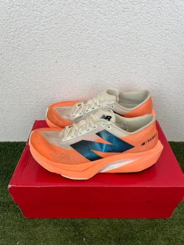 Gebrauchtes New Balance FuelCell Rebel v4 Running Shoes