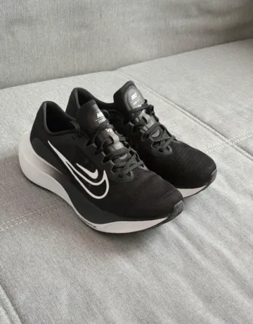 Nike Zoom Running Shoes usato