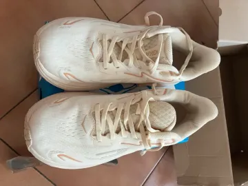 Used Hoka Scarpe Running Shoes
