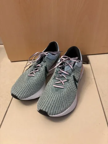 Ideal Nike React Running Shoes d'occasion