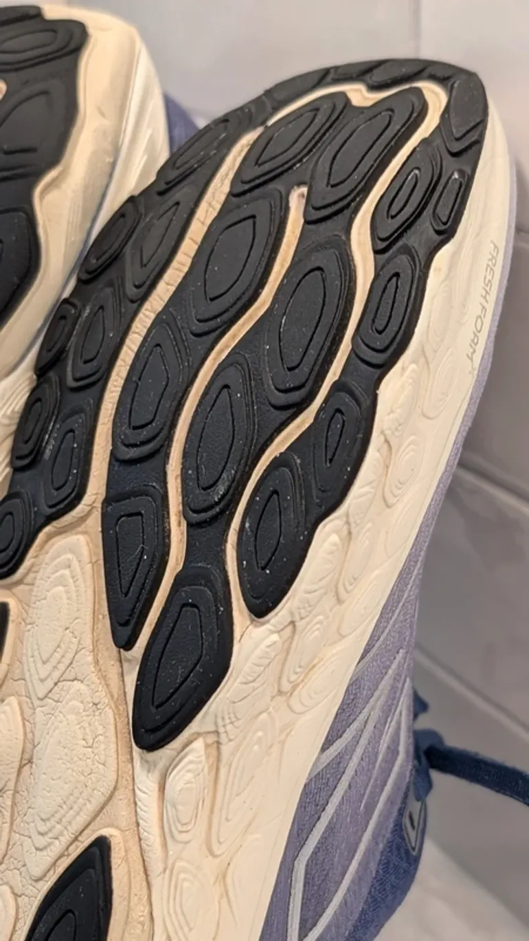 Used New Balance Fresh Foam 860 bike — image 7 of 10