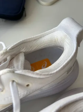 Used Asics Gel Nimbus 25 bike — image 4 of 15