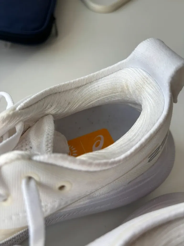 Used Asics Gel Nimbus 25 bike — image 4 of 15