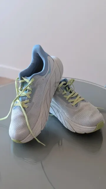 Used Hoka Arahi 7 Running Shoes