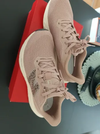 Used New Balance Sneaker Running Shoes