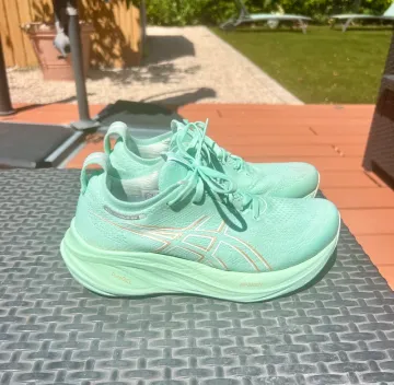 Used Asics GEL-NIMBUS 26 Running Shoes