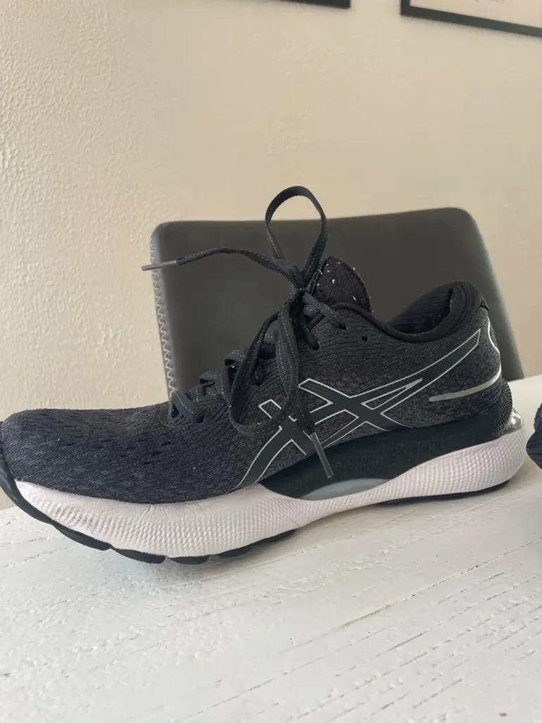 Used Asics Gel Nimbus 24 bike — image 4 of 6